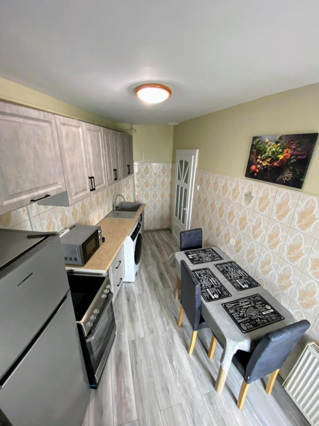 Azur Apartment Sibiu Buitenkant foto
